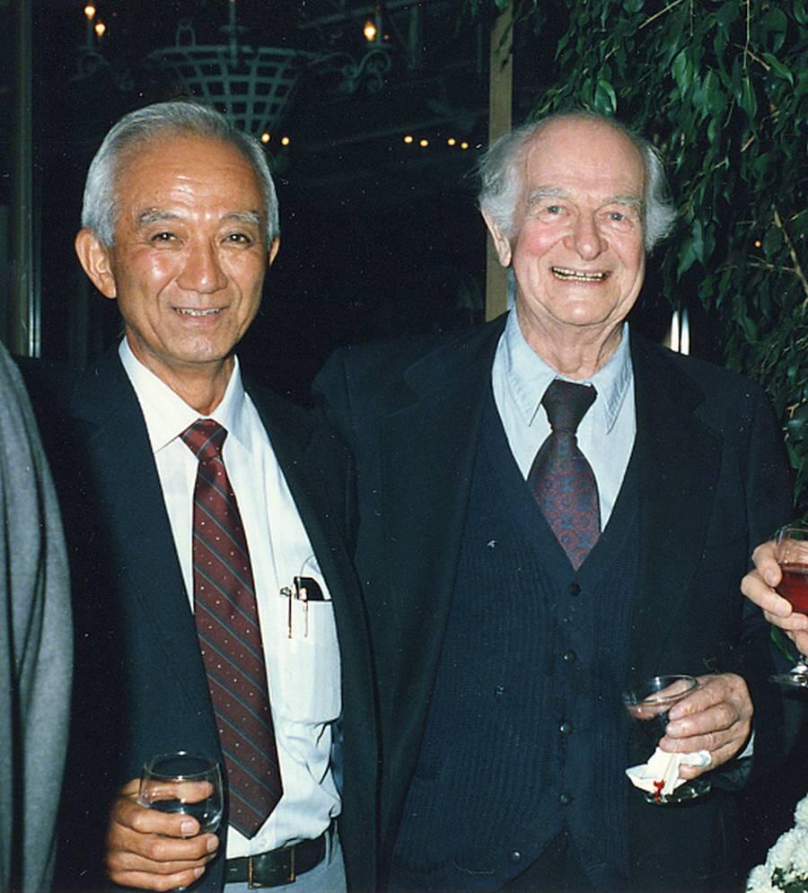 Linus Pauling and Harvey Itano