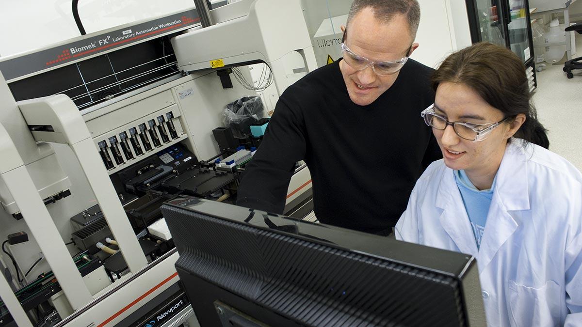 Prof. Jay Keasling with student in lab