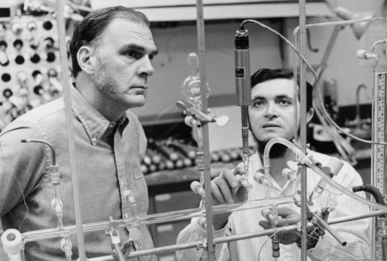 Sherwood Rowland and Mario Molina in the lab, 1970s